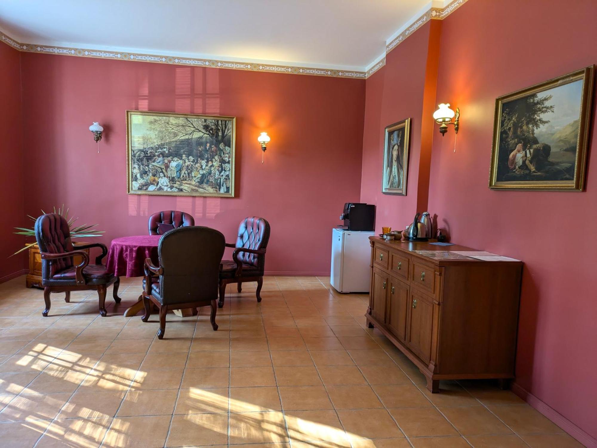 Palmse Manor Guesthouse ภายนอก รูปภาพ