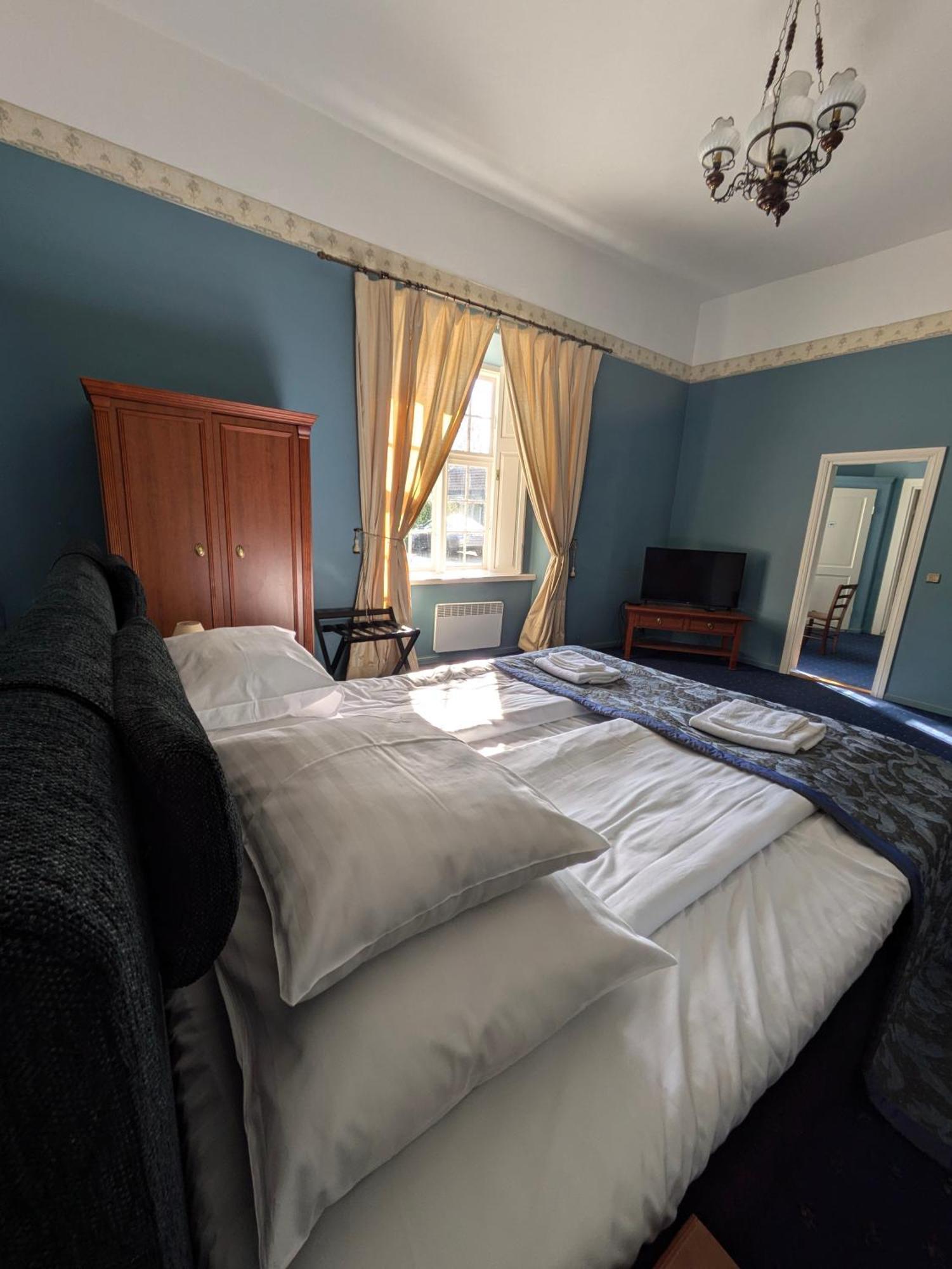 Palmse Manor Guesthouse ภายนอก รูปภาพ